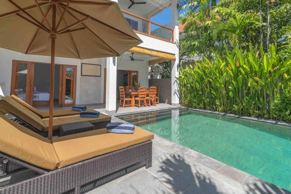 Villa Royal Сингараджа Экстерьер фото