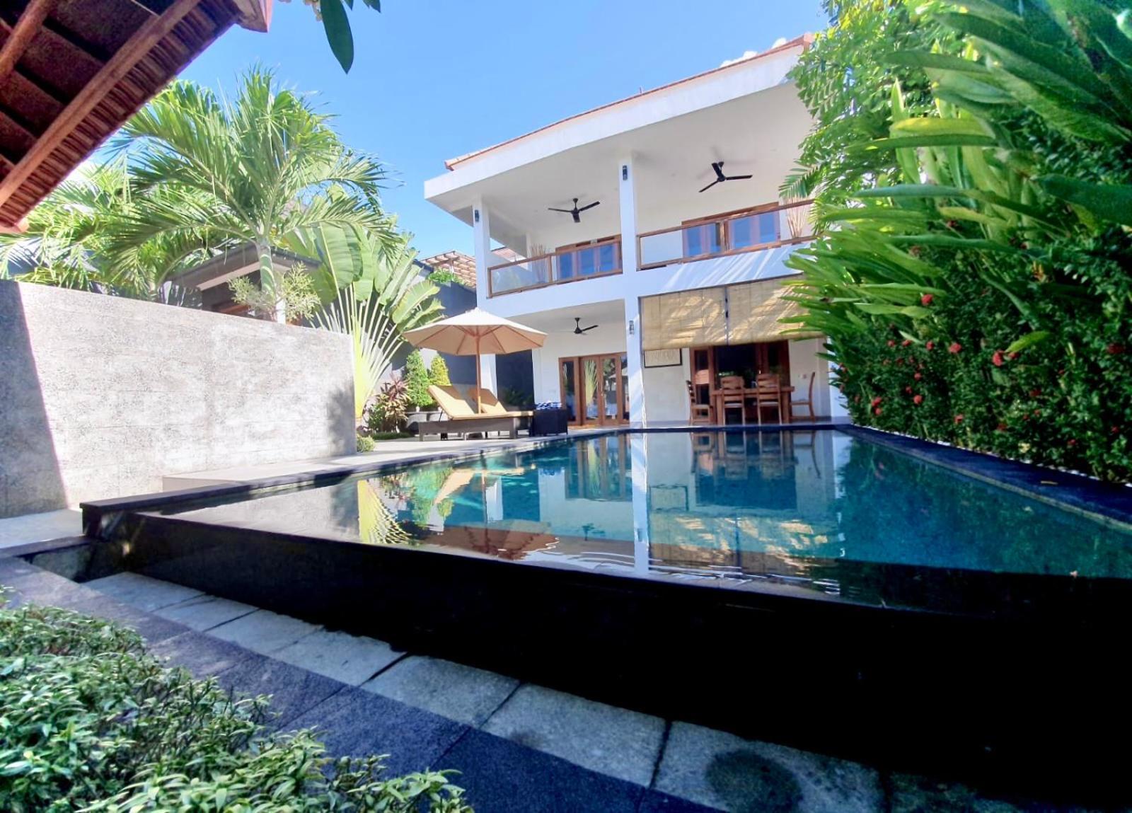 Villa Royal Сингараджа Экстерьер фото